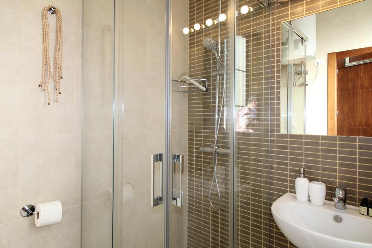 Del Parque Flats Alvarez Suite Malaga Exterior photo